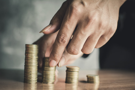 Understanding the Differences: Cash ISAs vs Stocks & Shares ISAs in the UK