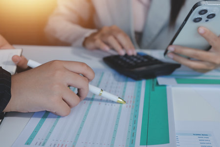 How to Use Monzo and Starling Bank for Effective Budgeting in the UK