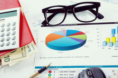 The Ultimate Guide to Managing Monthly Household Bills in the UK: Tips for Consistent Budgeting