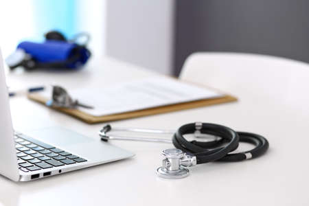A Comprehensive Guide to Private Medical Insurance vs NHS: Making the Right Choice in the UK