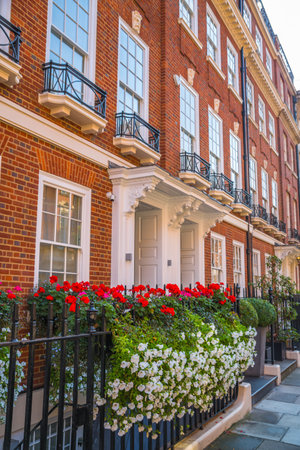 Home Insurance for Listed Buildings and Non-Standard Properties in the UK