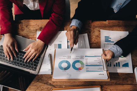 Comparing UK Stocks and Shares ISAs vs. Cash ISAs: Which Is Right for You?