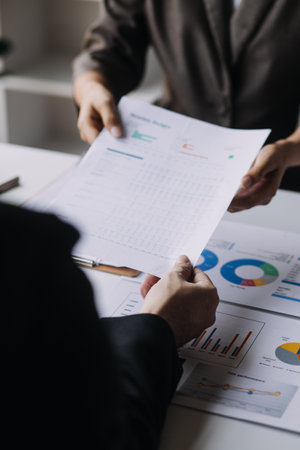 Choosing the Right UK Fund Manager: What Investors Need to Know